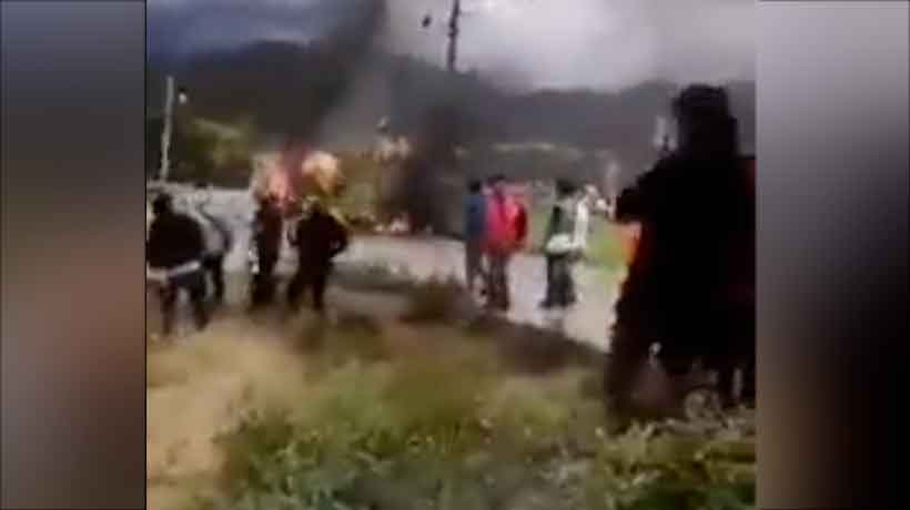 VIDEO: Mueren dos niños al explotar un auto con pirotecnia, en fiesta patronal
