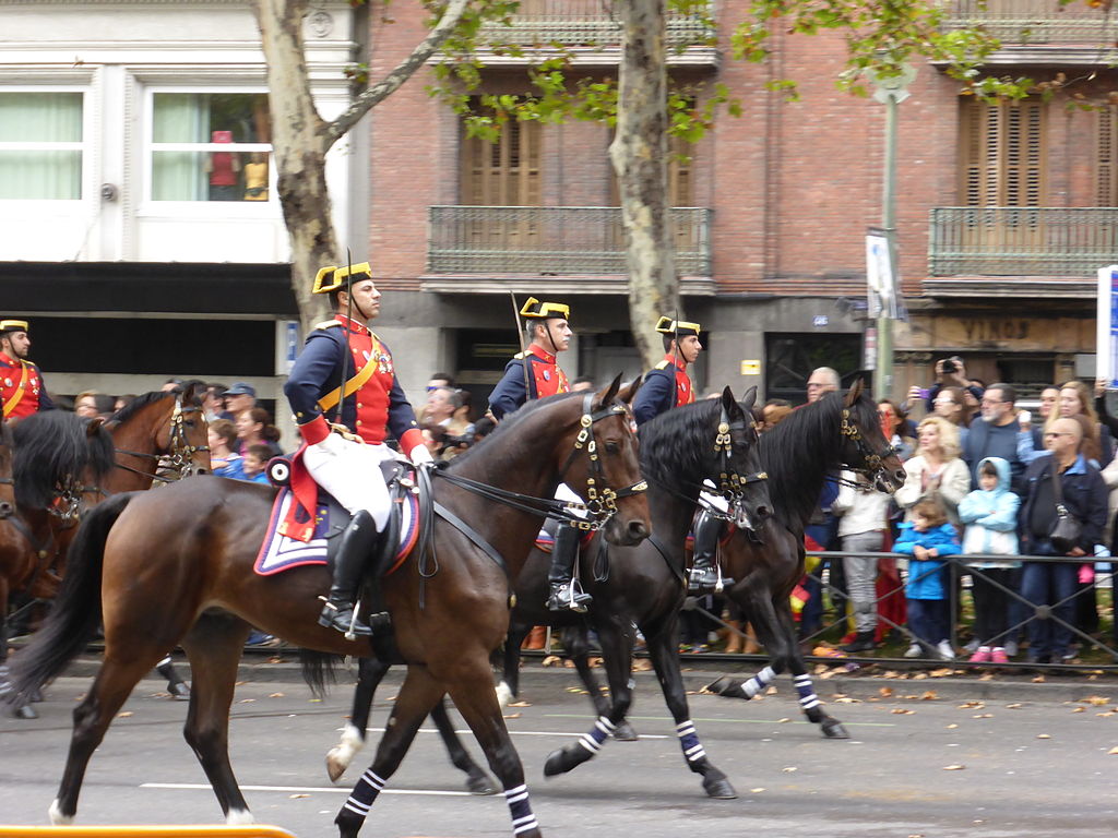 por qué se hace el desfile militar del 12 de octubre