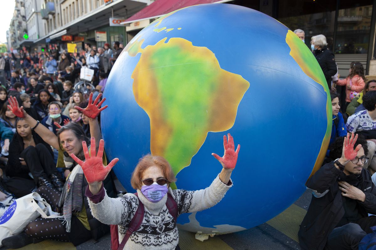 La falta de vacunación y los altos costes alejan a los países más pobres de la COP26