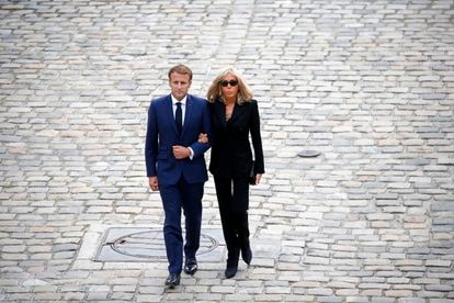 El matrimonio Macron, en el homanaje al fallecido actor Jean-Paul Belmondo, el pasado septiembre. 
