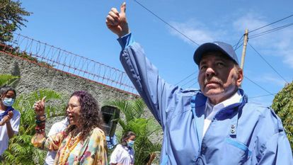 Rosario Murillo, vicepresidenta, y Daniel Ortega, presidente de Nicaragua, el 7 de noviembre, día de las elecciones presidenciales, en Managua.