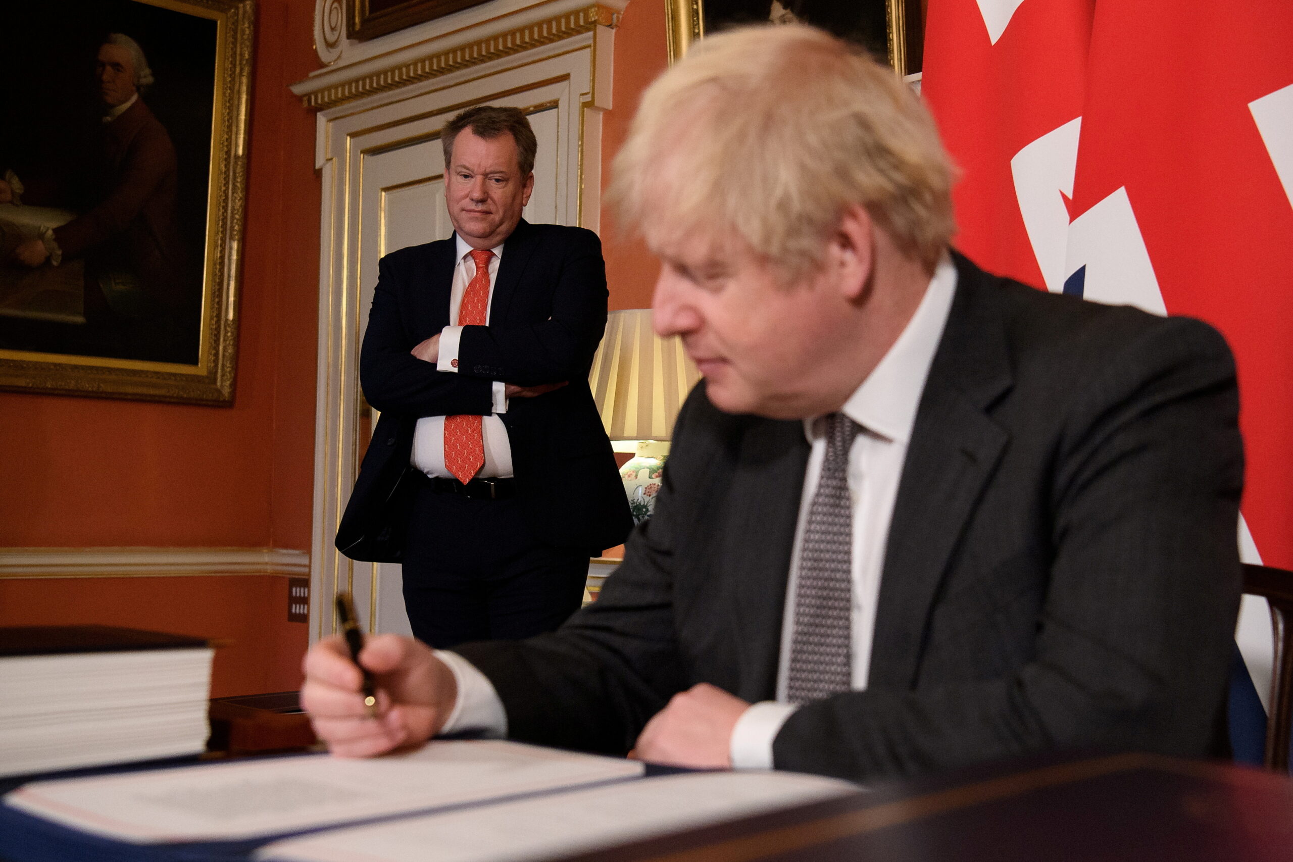 El negociador de Johnson para el Brexit dimite y aumenta la debilidad del Gobierno conservador
