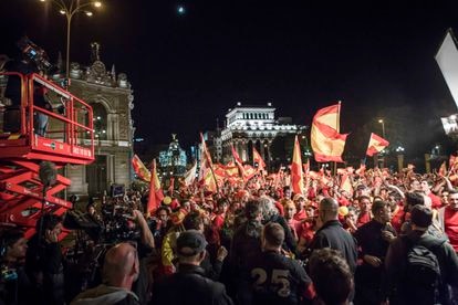 Recreación en la madrileña Plaza de Cibeles en el rodaje de 'Way Down' de la final del Mundial de fútbol de Suráfrica.