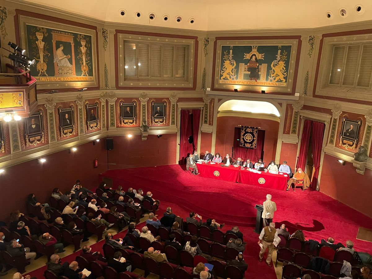 Cuatro horas de guerrilla ‘intelectual’ en el Ateneo: “¡Qué bien se vive en una dictadura!”