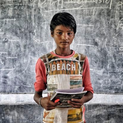 Roja, en su clase de la escuela pública Bhulli en Kora Harbans.