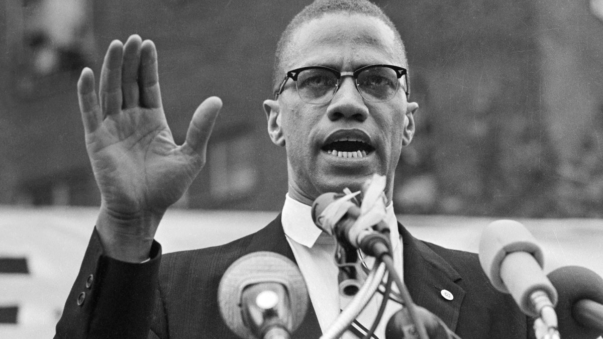 Jueza de NY anula condenas “erroneas” de dos hombres por el asesinato de Malcolm X; fiscalía se disculpa por “décadas de injusticia”