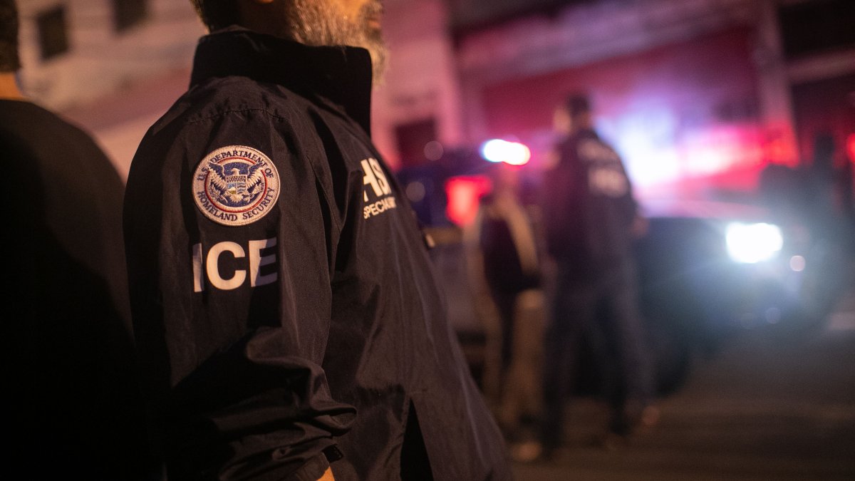Demandan a ICE por detención de un ciudadano estadounidense del condado de Riverside