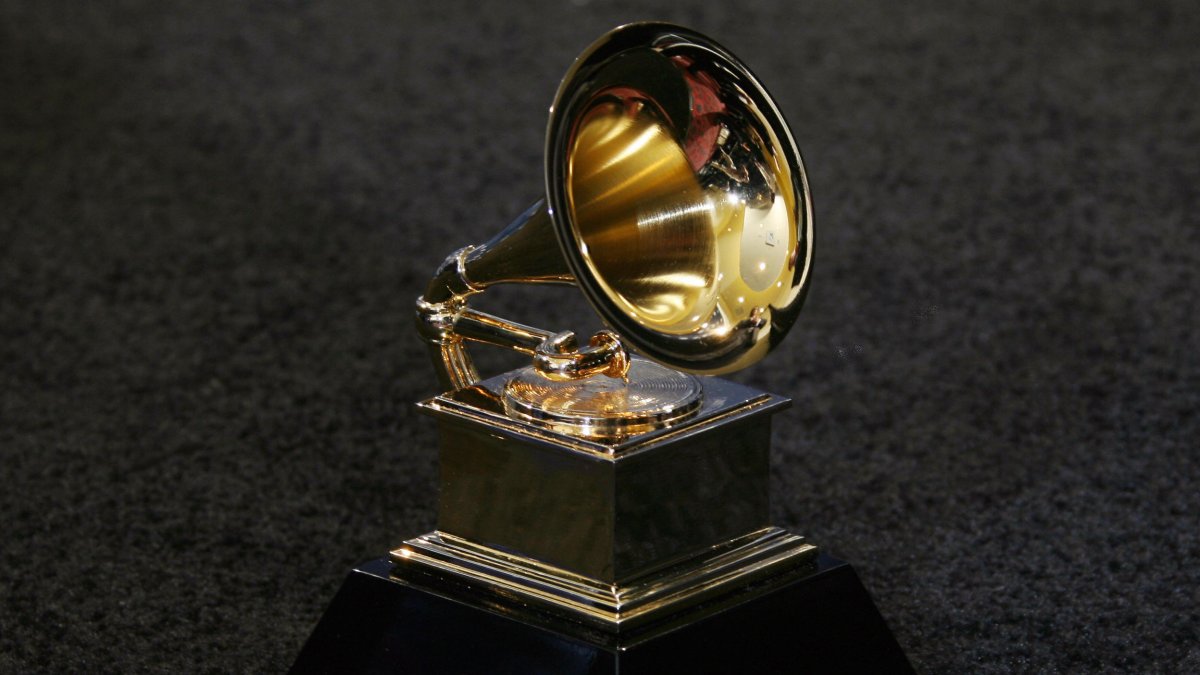 Anuncian nominados a los premios Grammy: Bad Bunny, Karol G y Camilo entre los artistas hispanos