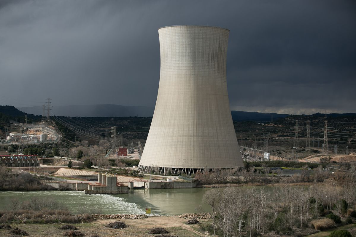 Una fuga de dióxido de carbono en la central nuclear de Ascó (Tarragona) causa un muerto y tres heridos