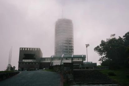 Vista del edificio del hotel Humboldt en Caracas.