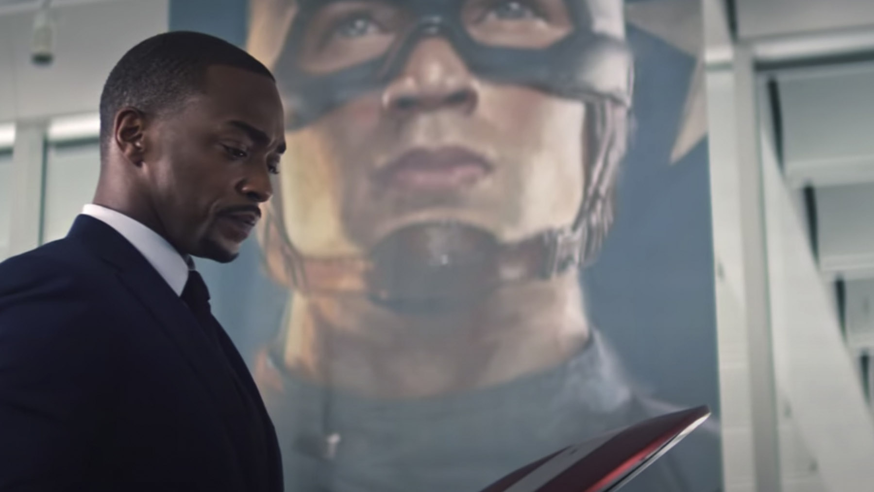 Anthony Mackie firma con Marvel para “Capitán América 4”