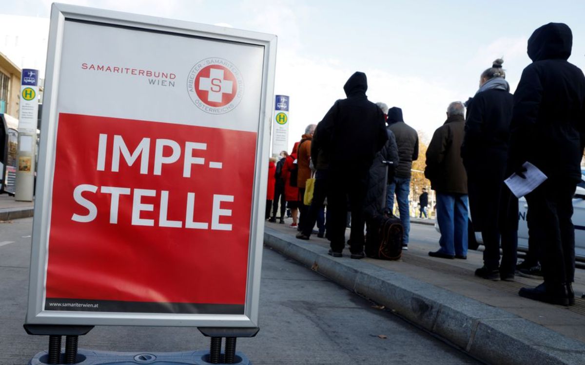 Austria fija multas de hasta 176 mil pesos para quien se niegue a vacunarse