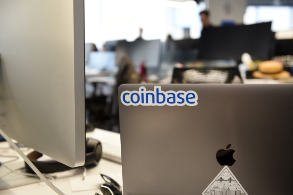 Bitcoin rompe brevemente la barrera de los $ 50,000 a medida que se avecina la lista directa de Coinbase
