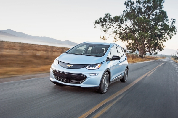 Chevrolet entrega sus primeros vehículos eléctricos Bolt a sus clientes