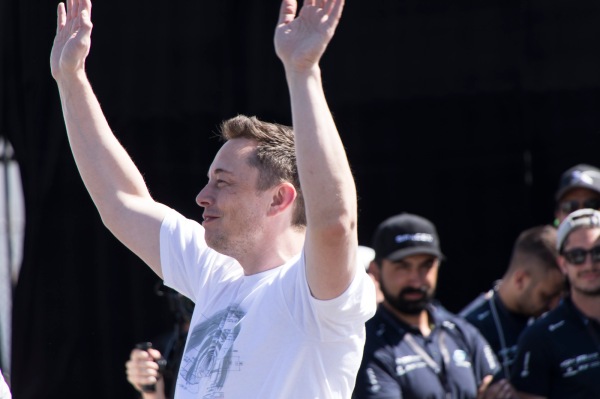 La semana bastante buena de Elon Musk sigue avanzando a medida que Tesla avanza en el cuarto trimestre con los mismos objetivos de producción