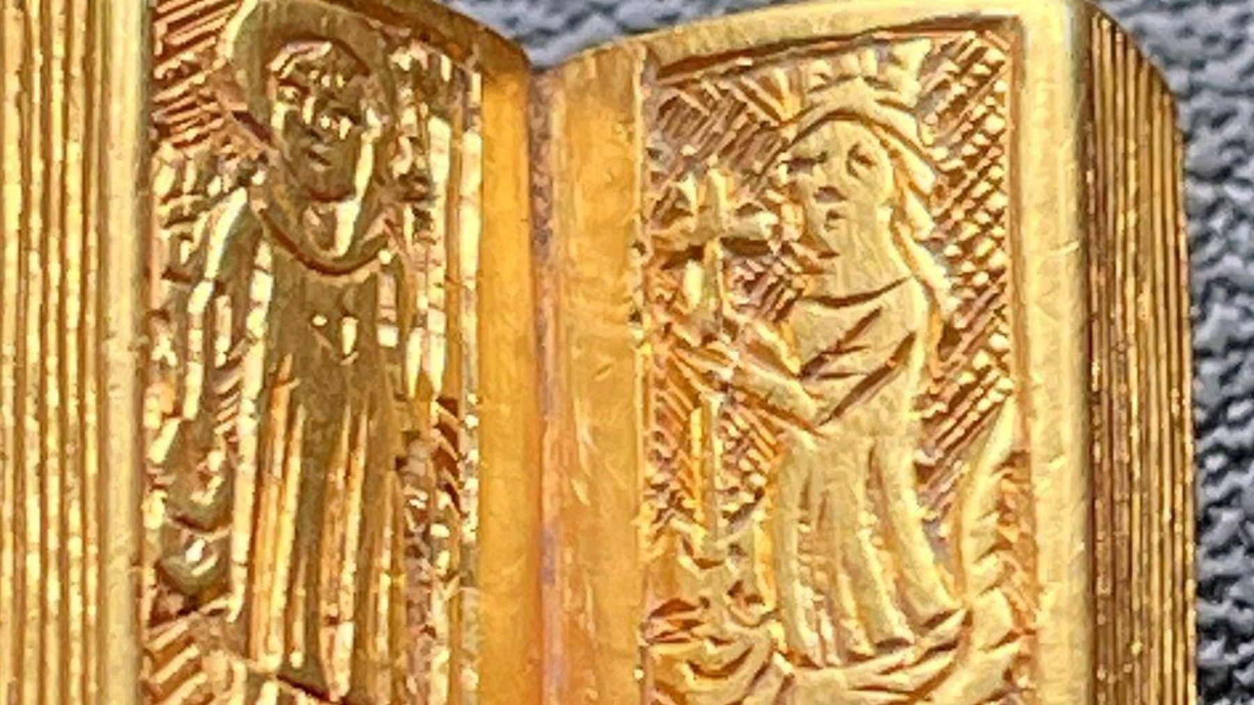 Descubren una biblia de oro de miniatura de 600 años de antigüedad