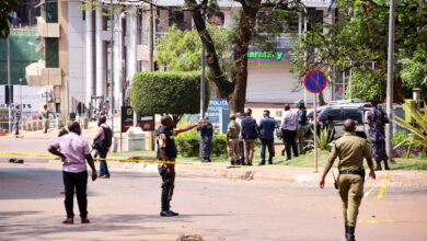 Dos atentados suicidas simultáneos causan la muerte a tres personas en Uganda