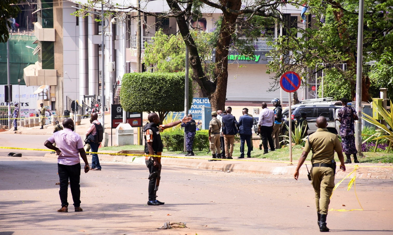 Dos atentados suicidas simultáneos causan la muerte a tres personas en Uganda