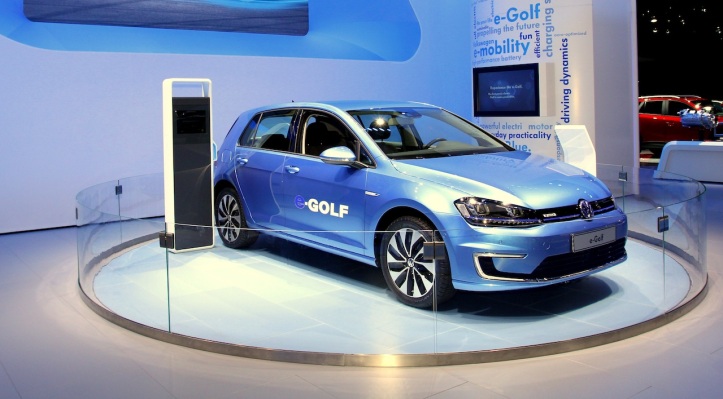 El e-Golf de Volkswagen obtiene un aumento de autonomía a 125 millas para 2017