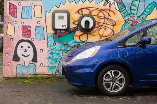 El acceso a vehículos eléctricos compartidos se está expandiendo en Portland