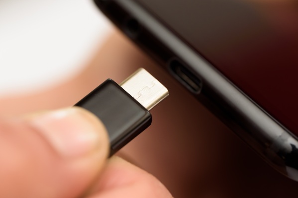 Apple dijo que estaba probando un cambio a USB-C para futuros iPhones