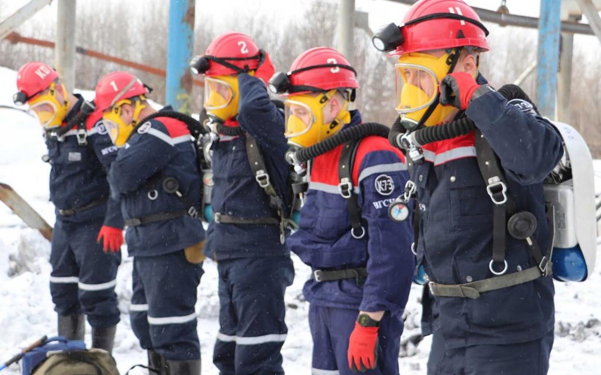 Explosión en mina de Rusia deja más de 50 muertos y 30 trabajadores atrapados