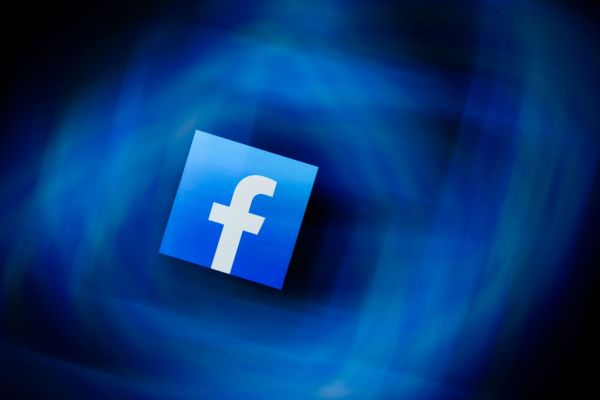 Facebook extiende su prohibición temporal de anuncios políticos por un mes más