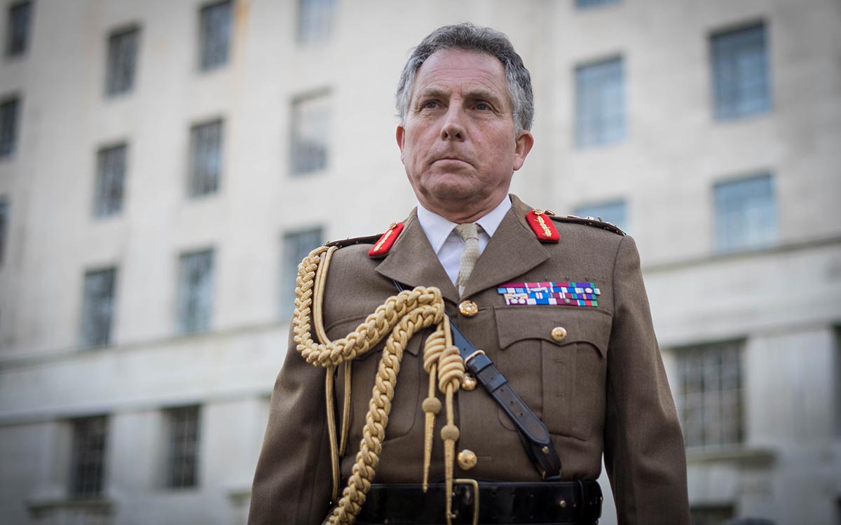 Jefe de las Fuerzas Armadas británicas advierte que deben estar preparados para una guerra con Rusia