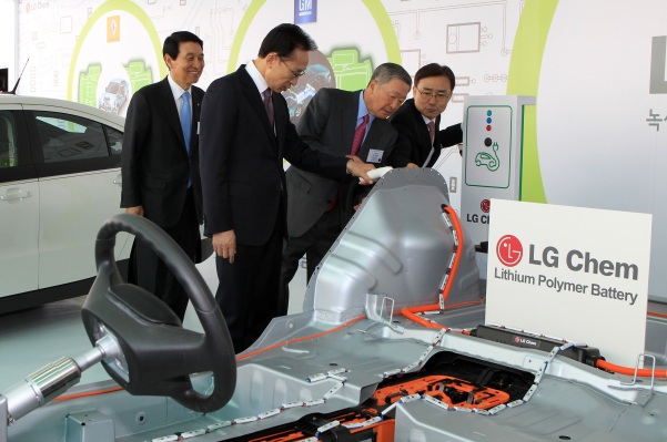 LG abrirá la fábrica de baterías para vehículos eléctricos más grande de Europa en Polonia el próximo año