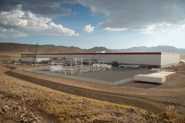 La Gigafábrica de Tesla comienza a producir celdas de batería en masa