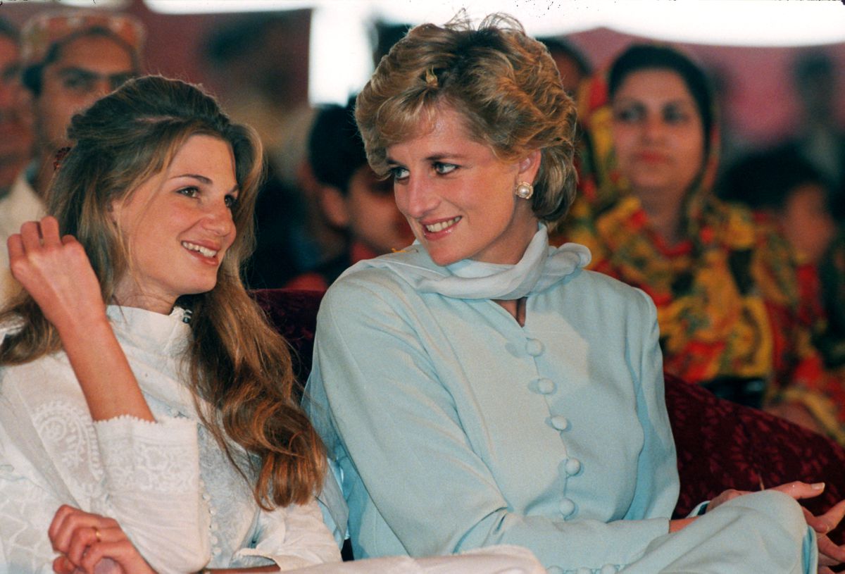 La amiga íntima de Lady Di Jemima Khan deja ‘The Crown’ por discrepancias con el retrato que se ofrece de la princesa