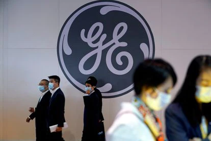 El logotipo de General Electric, en un congreso internacional en Shangái (China), en noviembre de 2020.