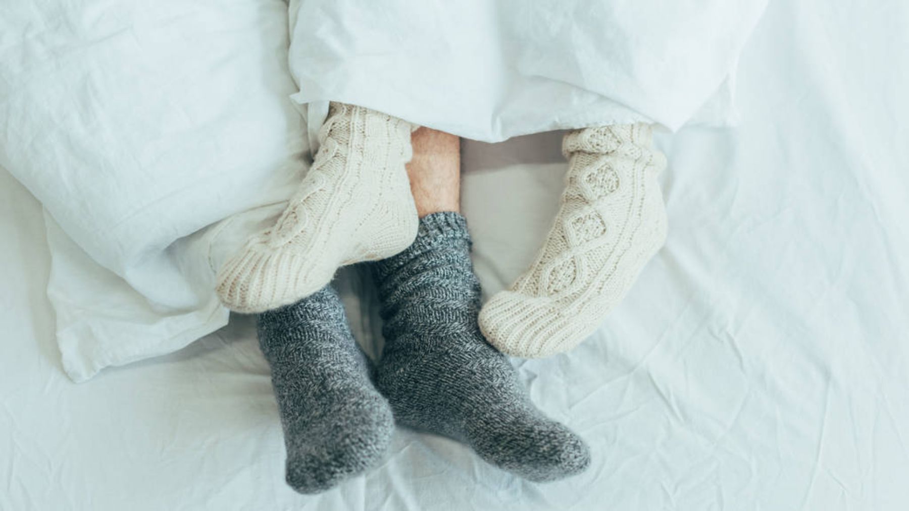 Las razones por las que debes dormir con calcetines