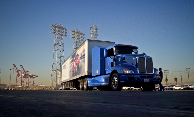 Los camiones de pila de combustible de hidrógeno de Toyota se ponen a trabajar en el piloto del puerto de los Ángeles