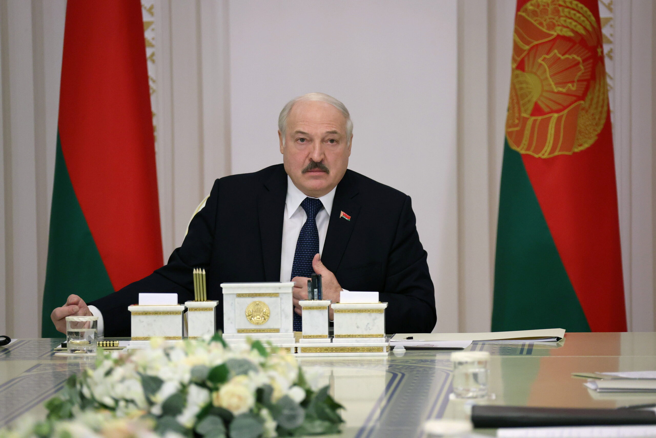 Lukashenko sugiere que ayudó a los migrantes  a llegar a la Unión Europea