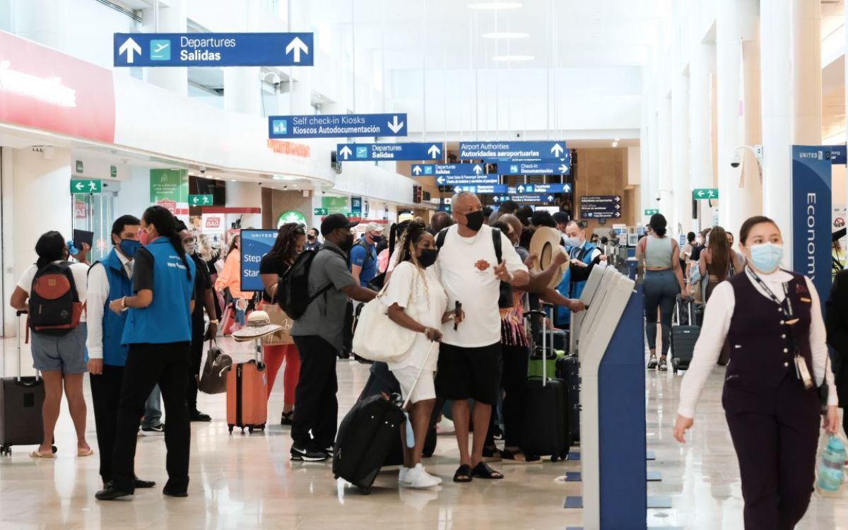 Ómicron: PAN y PT en Senado piden reforzar protocolos en aeropuertos