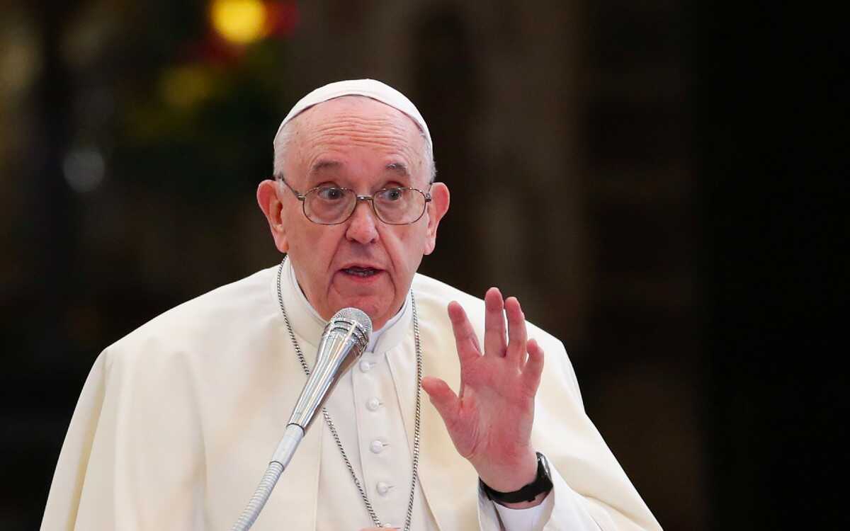 Papa agradece ayuda de los periodistas para destapar escándalos sexuales en la Iglesia