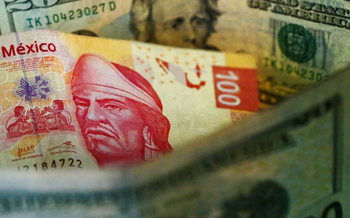 Peso opera errático y Bolsa Mexicana cae tras conocer datos de inflación nacional
