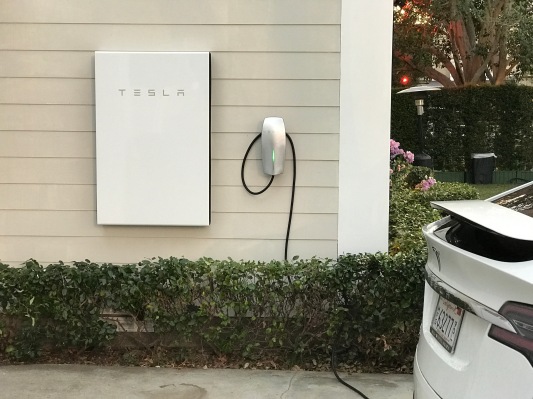 Powerwall 2 de Tesla contiene más del doble de almacenamiento de energía