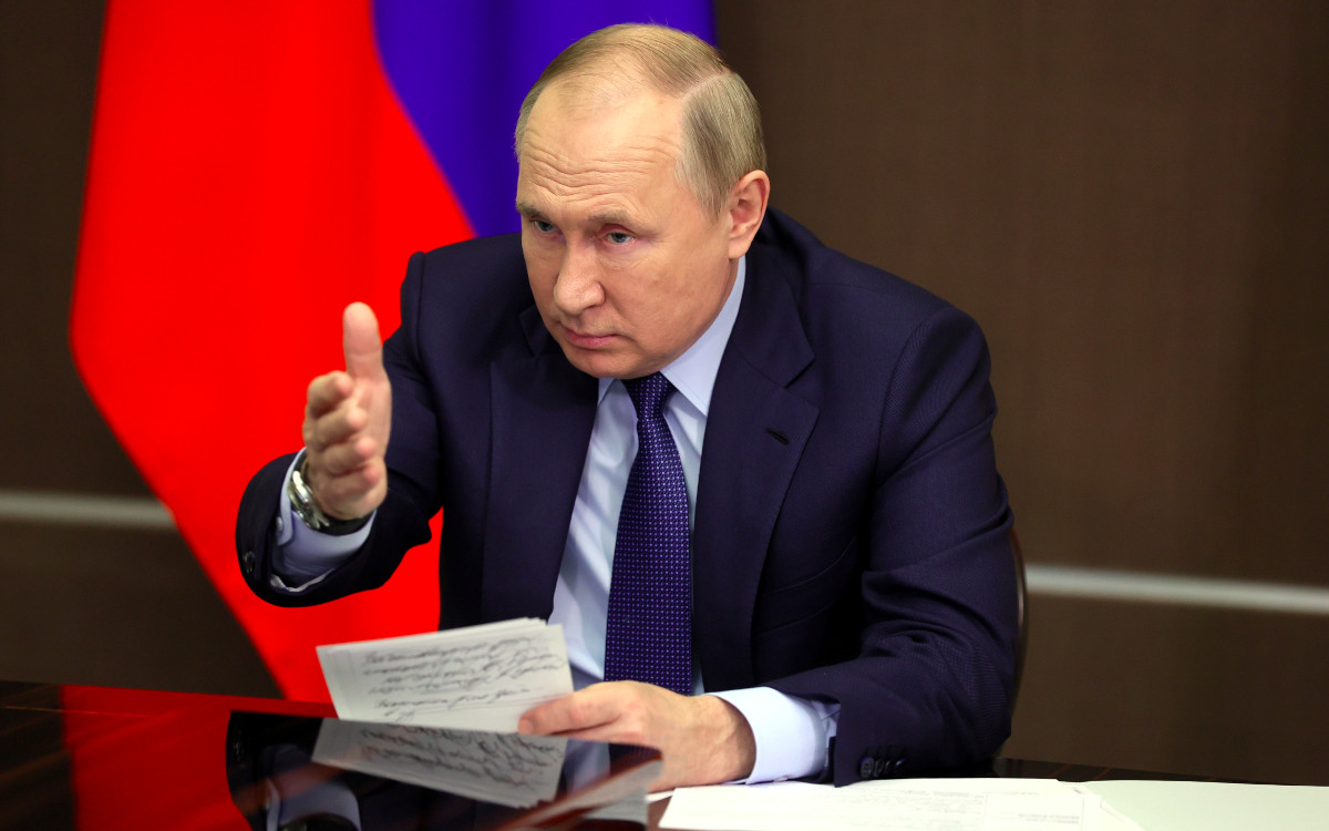 Putin da al gobierno ruso una semana para preparar plan de acción para afrontar ómicron