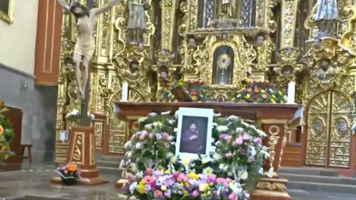 “Que Dios le devuelva su generosidad”: miles oran por Carmelita Salinas