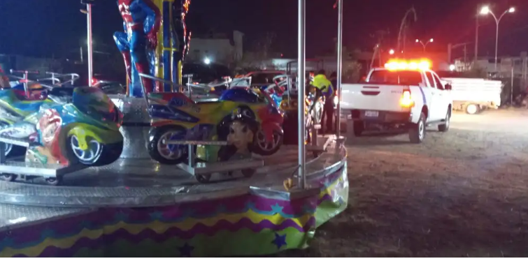 Se desploma juego mecánico, hay niños heridos, irresponsabilidad de titular de protección civil, autoriza “Feria”, en San Juan del Río