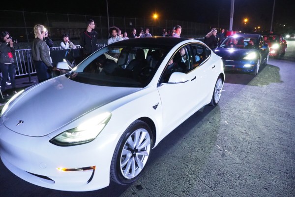Tesla predice la tasa de producción de autos 5K Model 3 por semana para fines del primer trimestre de 2018