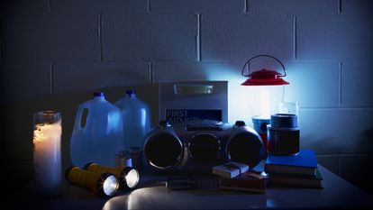 Elegimos una serie de accesorios imprescindibles para afrontar cortes de luz duraderos.