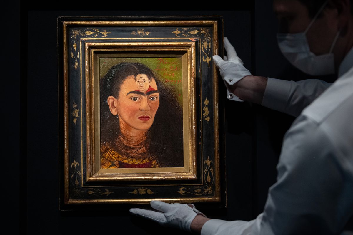 Un autorretrato de Frida Kahlo desbanca a Diego Rivera como artista latinoamericano más cotizado