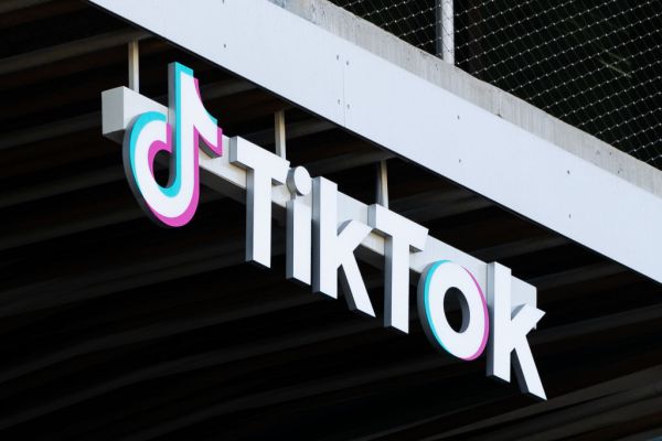TikTok comienza a coquetear con NFT