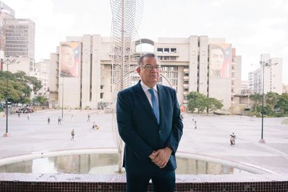 El rector del Consejo Nacional Electoral, Enrique Márquez, posa para un retrato en la sede del organismo en Caracas, Venezuela, este viernes.