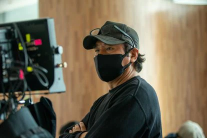 El director surcoreano Kim Jee-won, en un momento del rodaje de 'Dr. Brain'.