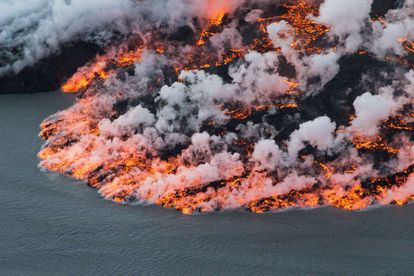 Foto aérea de la lava que fluye del volcán Bardarbunga en el sureste de Islandia, en 2019.