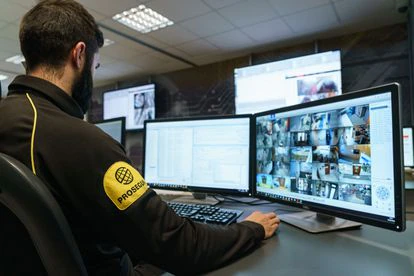 En Prosegur disponen de tecnologías para detectar automáticamente, en remoto, el uso de equipos de protección de los trabajadores en los entornos industriales: cascos, guantes, mascarillas…